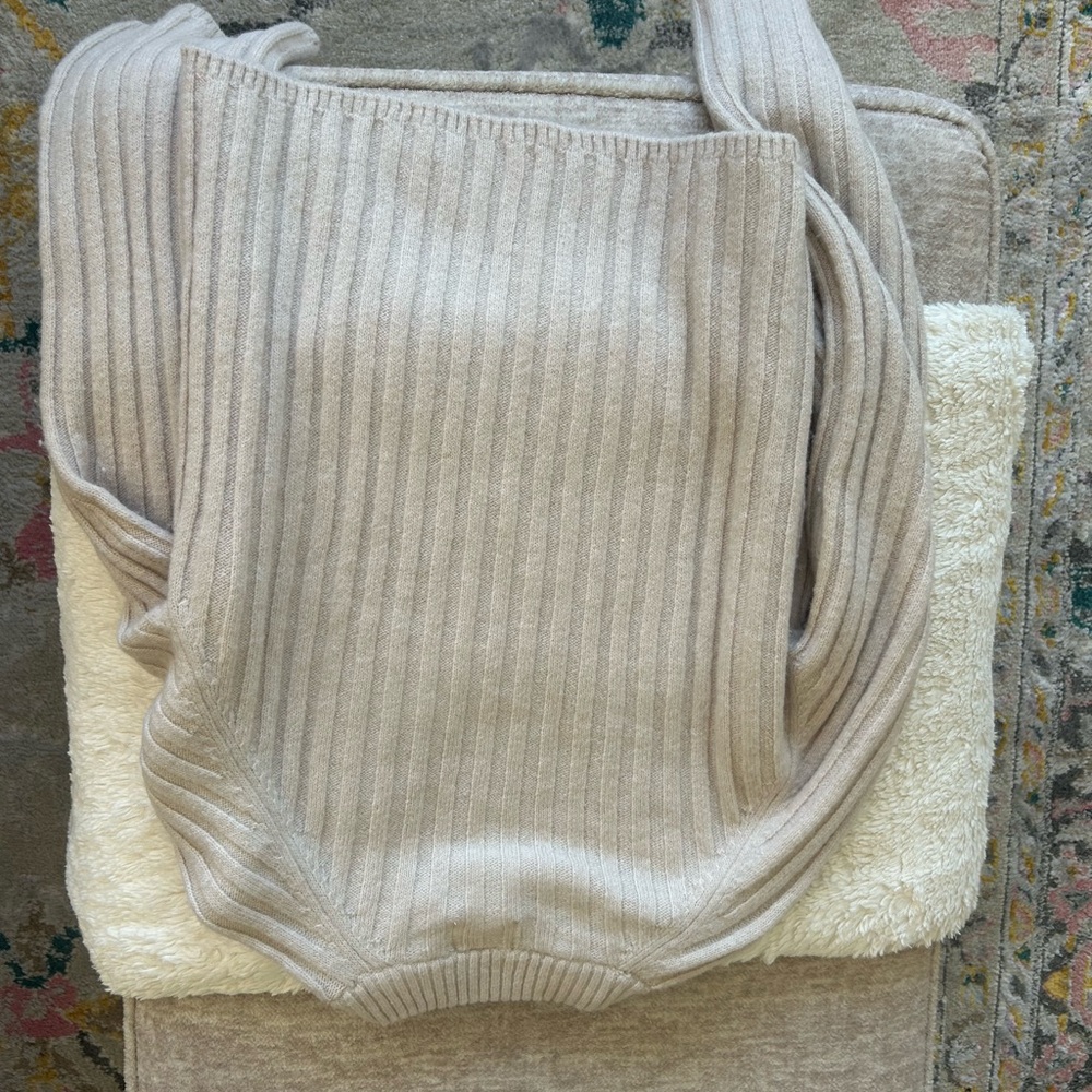 H&M Cream Ribbed Knit Sweater - Picture 3 of 4